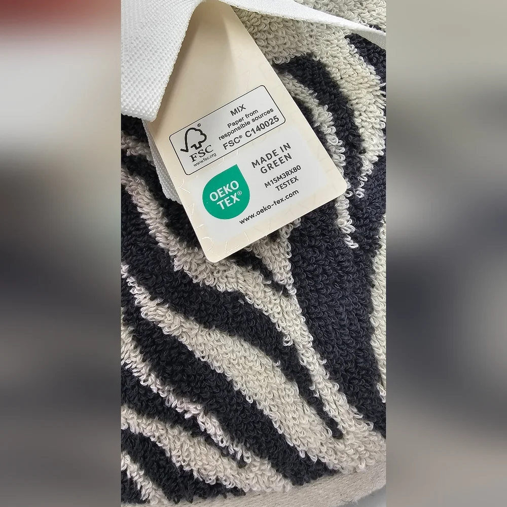 Rachel Zoe 2 Piece Zebra Print White Gray 100% Cotton Hand Towel Set OEKO TEX